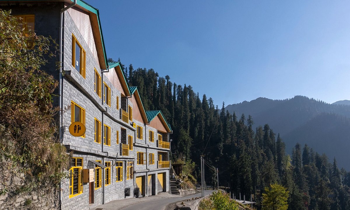 The Hosteller Shoja Zibhi Trip Himachal Pradesh